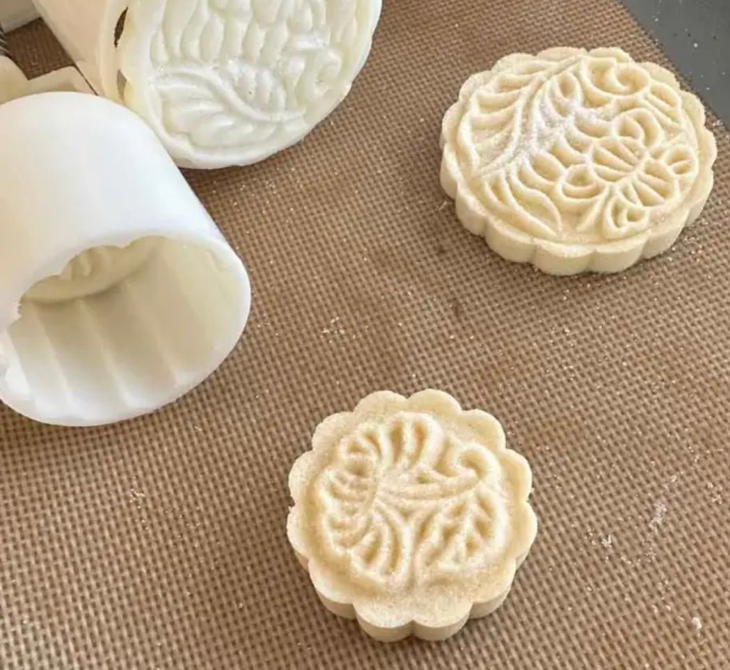 Big Maamoul Round Press with Spring 6 designs - smartease